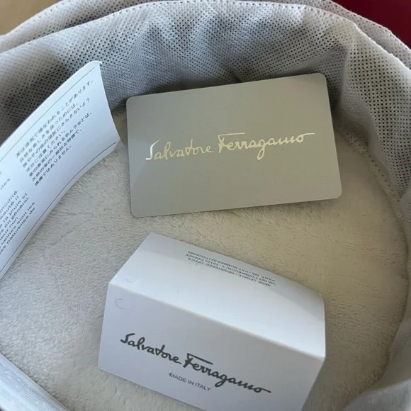 SALVATORE FERRAGAMO brown/ tan belt - Picture 8 of 8